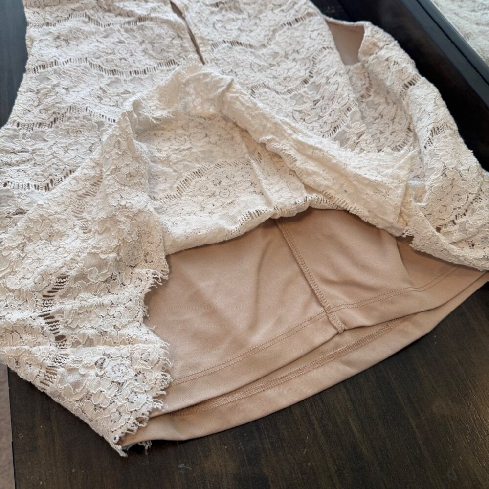 Love, Fire Women’s Sleeveless Lace Blouse, Cream, XL - Picture 9 of 9